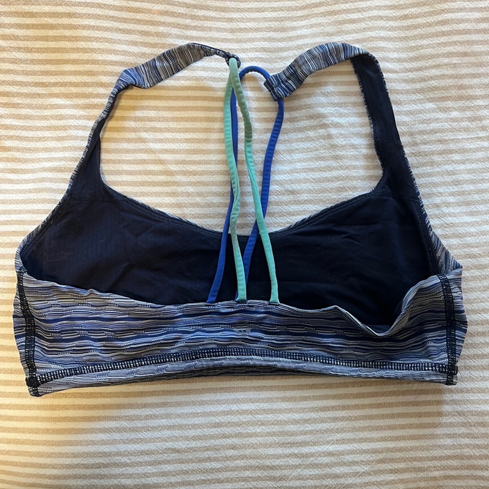 Lululemon sports bra - size 6